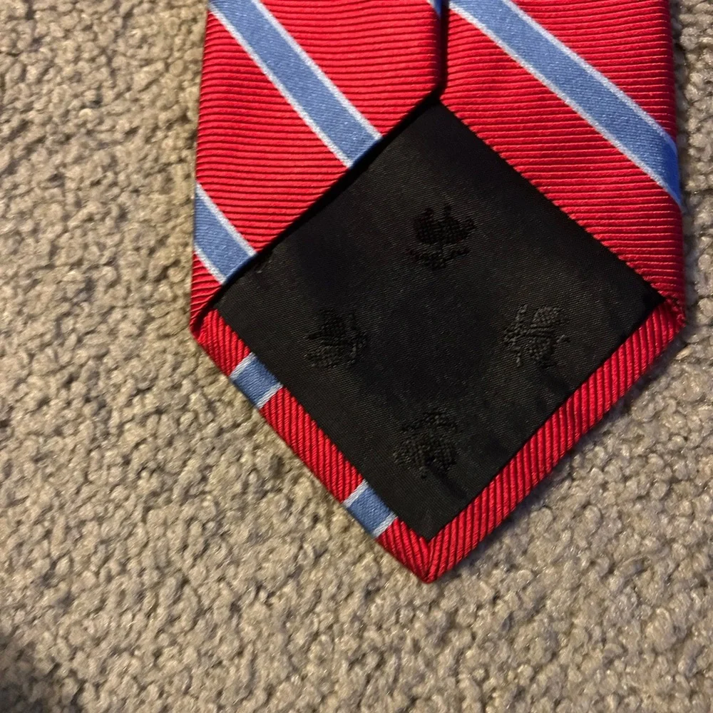 Brooks Brothers 346 Pure Silk Stripe‎ Print Tie
